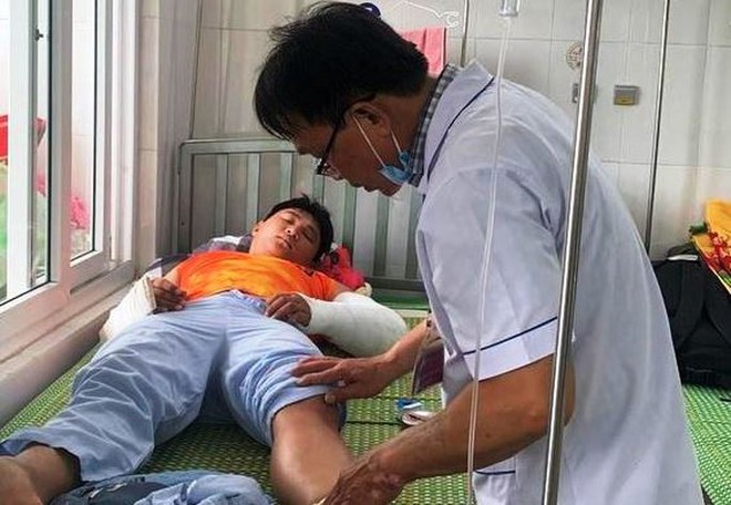 Xem x&eacute;t xử l&yacute; h&igrave;nh sự vụ đ&aacute;nh shipper g&atilde;y 2 tay - Ảnh 2.