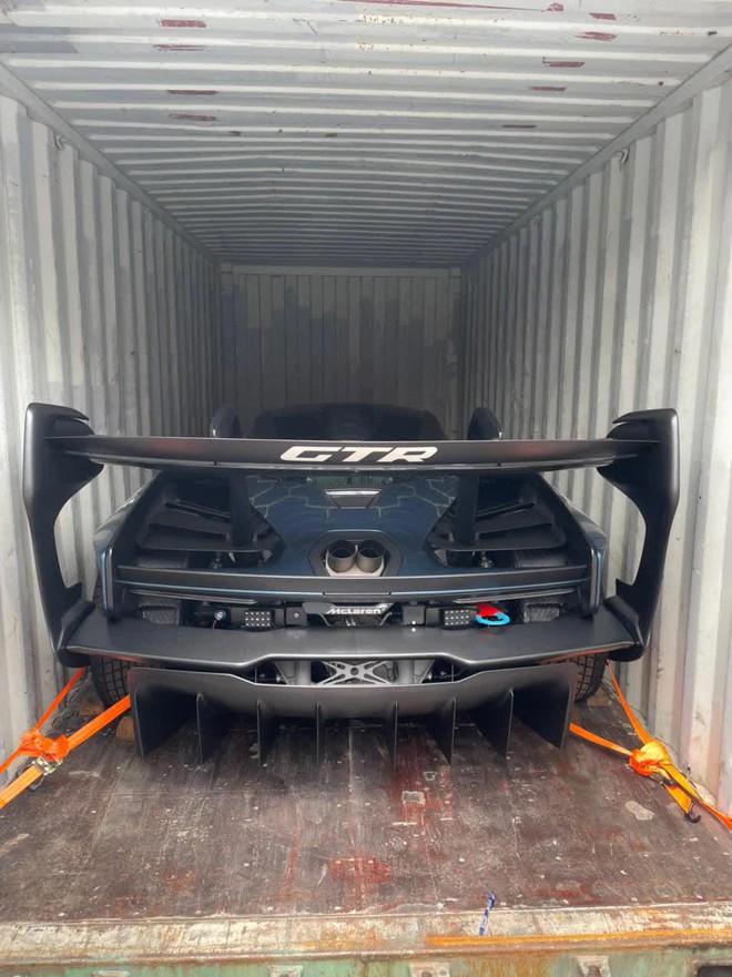 Cùng là McLaren Senna nhưng chiếc được đồn đoán về Việt Nam này khủng hơn xe của ông Đặng Lê Nguyên Vũ và Hoàng Kim Khánh - Ảnh 7. Cùng là McLaren Senna nhưng chiếc được đồn đoán về Việt Nam này khủng hơn xe của ông Đặng Lê Nguyên Vũ và Hoàng Kim Khánh - Ảnh 7.