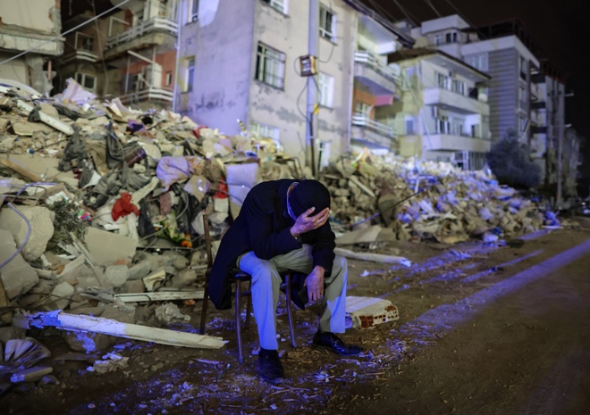 Hiện trường đau lòng khi Thổ Nhĩ Kỳ tiếp tục hứng chịu động đất kép sau 2 tuần kể từ thảm họa khiến 47.000 người thiệt mạng - Ảnh 2.