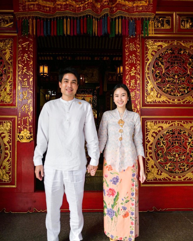 Mỹ nhân chuyển giới đẹp nhất Thái Lan Nong Poy được nhà chồng doanh nhân trao vương miện vàng giá trị khủng trước hôn lễ - Ảnh 5.