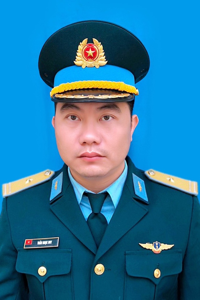 Cấp bằng Tổ quốc ghi c&ocirc;ng cho Thiếu t&aacute; phi c&ocirc;ng Trần Ngọc Duy - Ảnh 1.