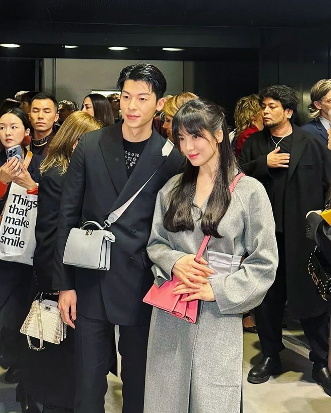 Song Hye Kyo đại náo Milan Fashion Week: Visual gây sốt khi sánh bên nam thần Hứa Quang Hán, được khán giả rần rần ủng hộ - Ảnh 13.