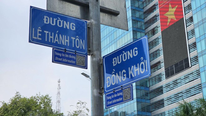 Video: Trải nghiệm quét QR Code bảng tên đường tại TP.HCM - Ảnh 2. Video: Trải nghiệm quét QR Code bảng tên đường tại TP.HCM - Ảnh 2.