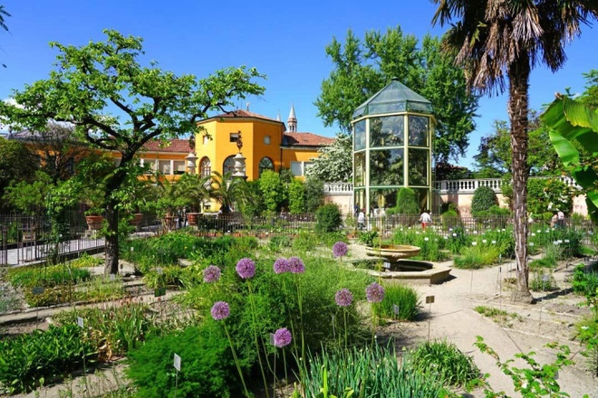Lạ l&ugrave;ng khu vườn độc hại c&oacute; thể l&agrave;m chết người nhưng lu&ocirc;n nườm nượp kh&aacute;ch - Ảnh 3.