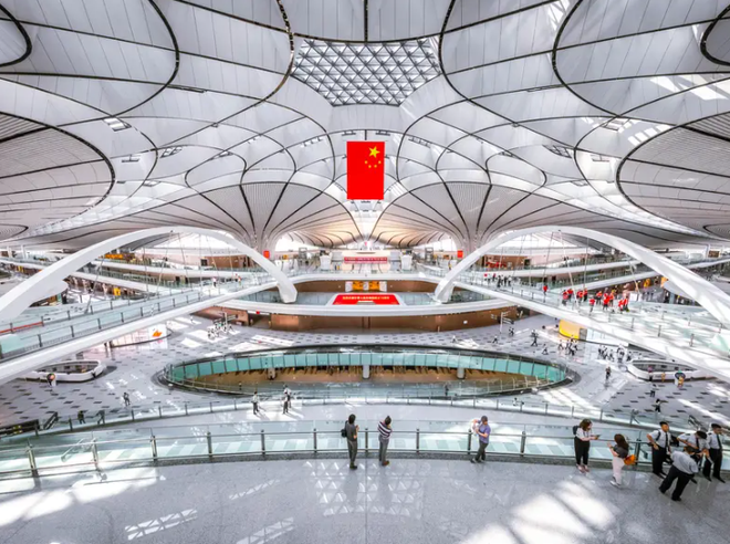 Cận cảnh siêu sân bay sao biển trị giá 63 tỷ USD ở Trung Quốc - Ảnh 3.
