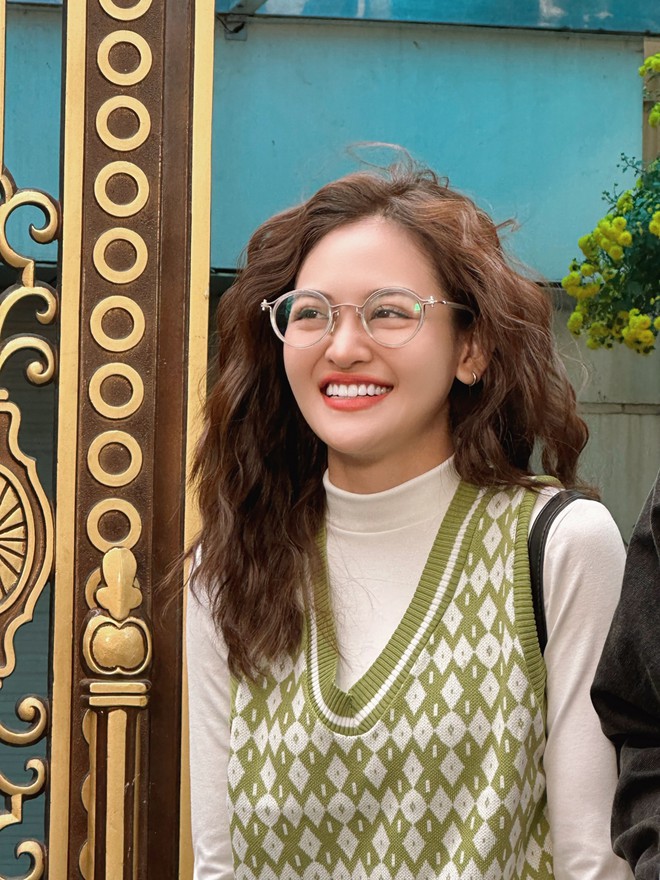 Kh&aacute;m ph&aacute; tủ đồ Gen Z s&agrave;nh điệu của Th&ugrave;y Anh trong Đừng N&oacute;i Khi Y&ecirc;u - Ảnh 4.