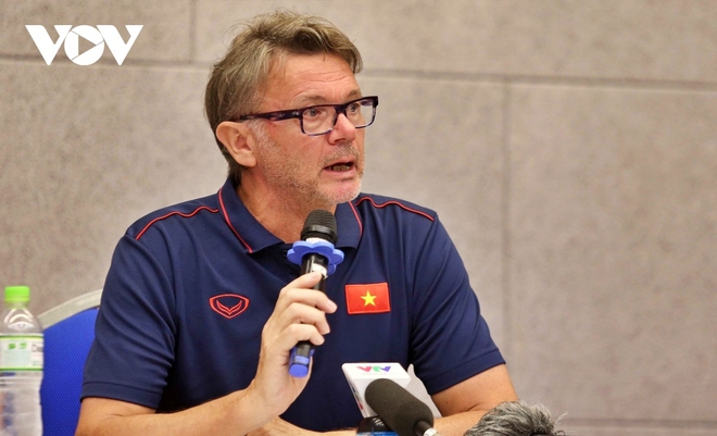 HLV Troussier được đăng ký tối đa 50 cầu thủ dự SEA Games 32 - Ảnh 1.