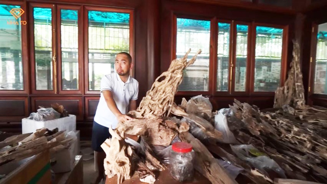 Căn biệt phủ kiểu &ldquo;c&aacute;c cụ&rdquo; ở H&agrave; Tĩnh rộng 1.000m2, sửng sốt nhất l&agrave; kho b&aacute;u trầm hương tiền tỷ - Ảnh 14.