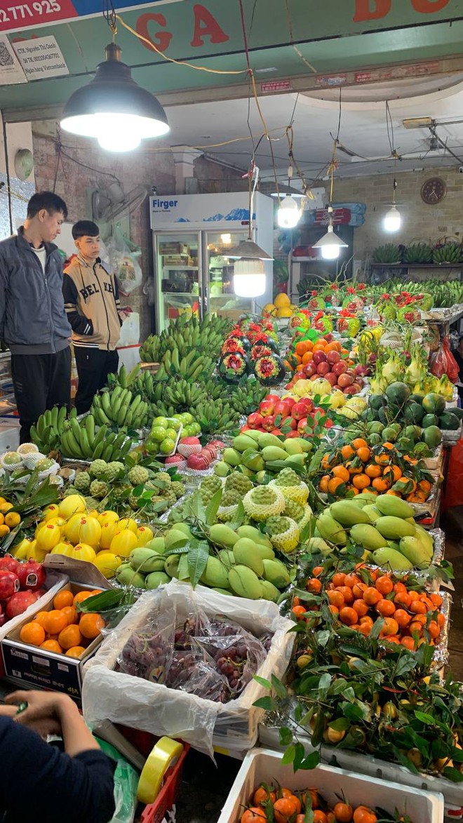 Nhộn nhịp thị trường thực phẩm ngày Rằm tháng Giêng: Nhu cầu mua sắm tăng cao, giá vẫn bình ổn - Ảnh 4.