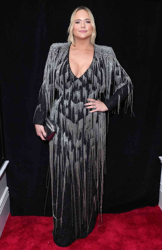Miranda Lambert diện váy dạ hội Lê Thanh Hòa tại Grammy 2023 - Ảnh 1.