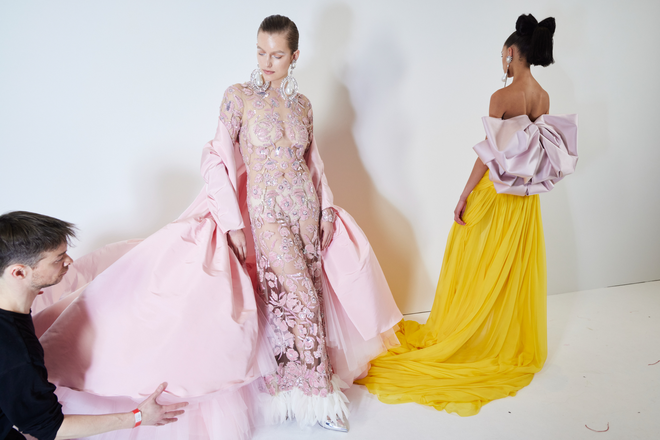 7 bộ sưu tập bùng nổ về thị giác tại Haute Couture Fashion Week - Ảnh 28.