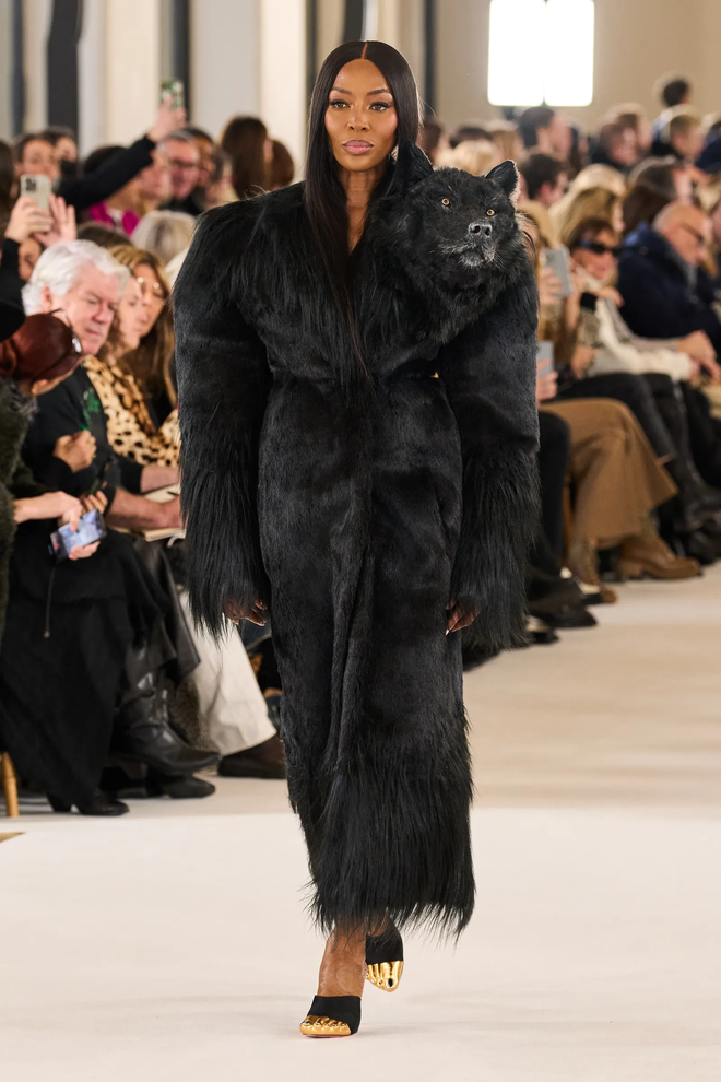 7 bộ sưu tập b&ugrave;ng nổ về thị gi&aacute;c tại Haute Couture Fashion Week - Ảnh 20.