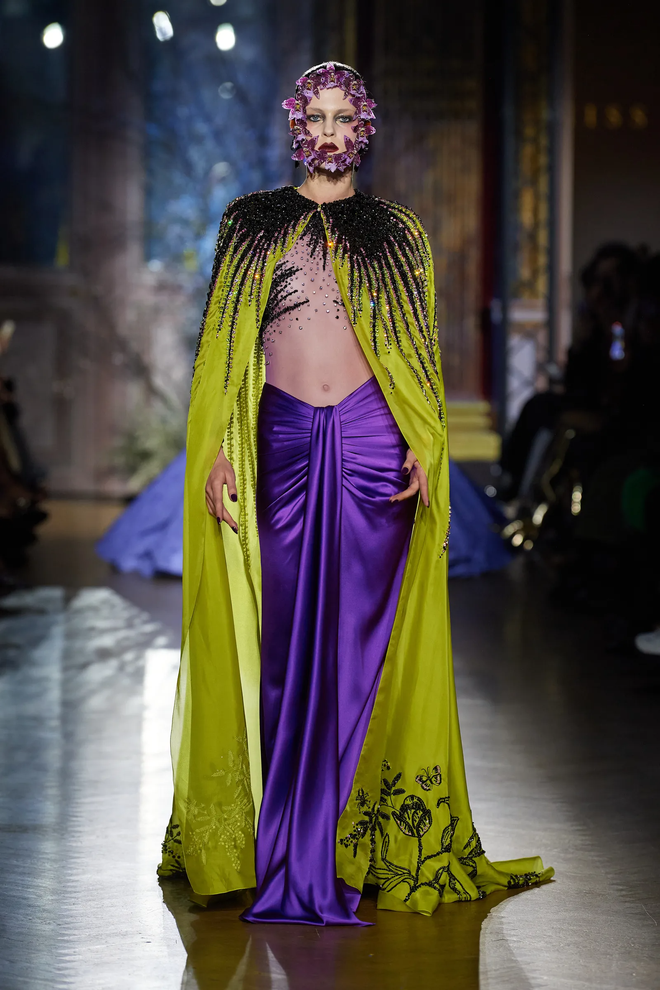 7 bộ sưu tập bùng nổ về thị giác tại Haute Couture Fashion Week - Ảnh 57.