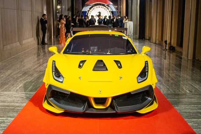 Tôi vừa tự bỏ 4 triệu bay sang Thái xem giới đại gia offline siêu xe: LaFerrari hơn 230 tỷ lộ diện, cả căn hầm kín Ferrari - Ảnh 23.