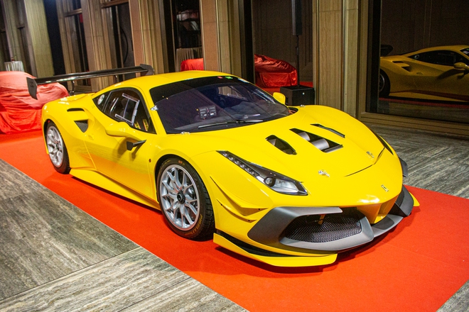 Tôi vừa tự bỏ 4 triệu bay sang Thái xem giới đại gia offline siêu xe: LaFerrari hơn 230 tỷ lộ diện, cả căn hầm kín Ferrari - Ảnh 22.