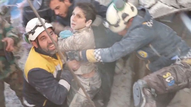Những cảnh tượng cay mắt giữa thảm họa động đất Thổ Nhĩ Kỳ - Syria - Ảnh 8.