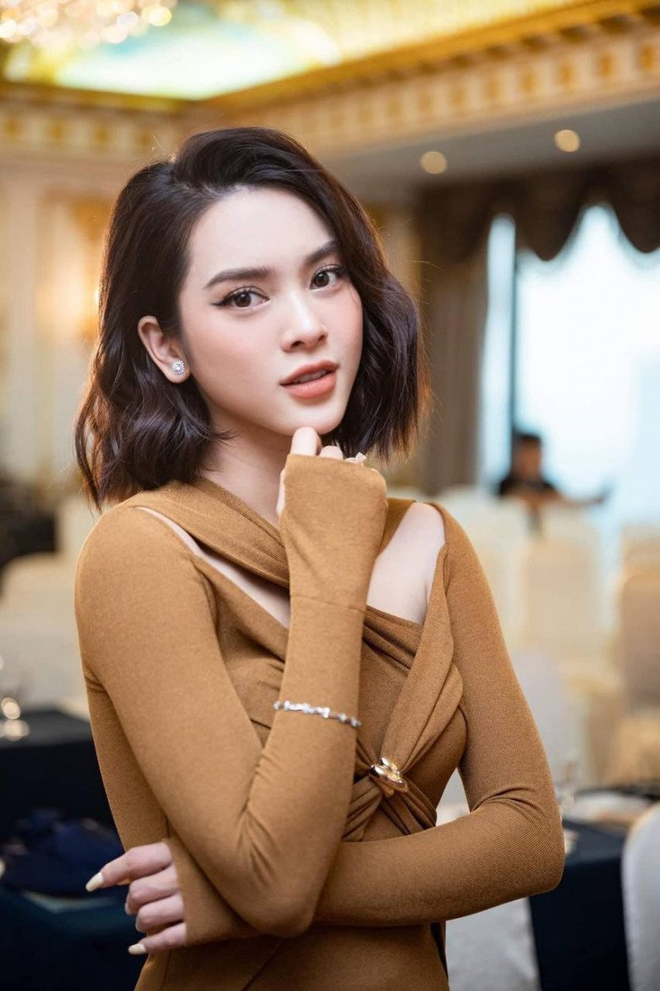 Diện v&aacute;y liền sang chảnh như Quỳnh Lương trong Valentine n&agrave;y - Ảnh 9.
