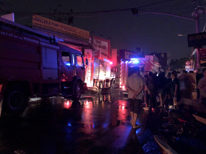 CLIP: Ch&aacute;y lớn ở nh&agrave; d&acirc;n tại TP Thủ Đức - Ảnh 4.