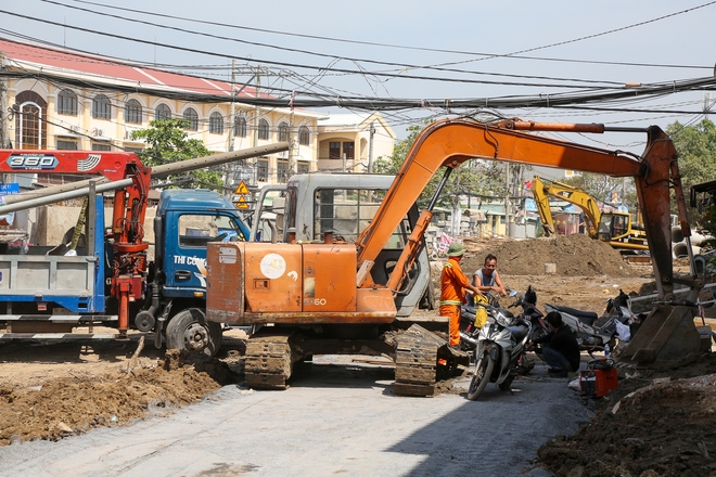 Hiện trạng cây cầu gần 600 tỉ đồng được người dân mong chờ suốt 20 năm ở TP.HCM - Ảnh 12.