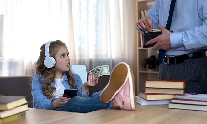 Chuy&ecirc;n gia chỉ ra sai lầm thường mắc phải của cha mẹ khi dạy trẻ bướng bỉnh, kh&ocirc;ng nghe lời - Ảnh 2.