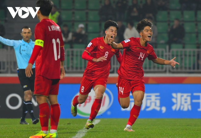 HLV Troussier bổ sung 4 cầu thủ U20 để cải thiện điểm yếu của U23 Việt Nam - Ảnh 2.