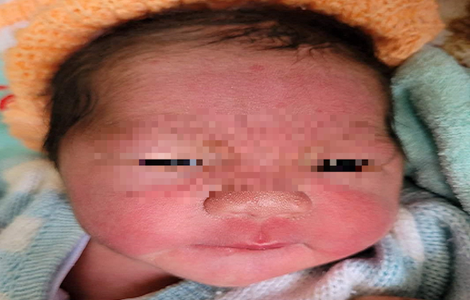 B&eacute; trai sơ sinh nặng 3,5 kg bị bỏ rơi ở v&ugrave;ng th&ocirc;n qu&ecirc; Thừa Thi&ecirc;n - Huế - Ảnh 1.