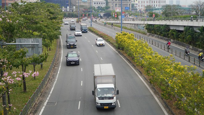 Nhiệt độ trong ngày ở TP.HCM chênh lệch hơn 10 độ C - Ảnh 1.