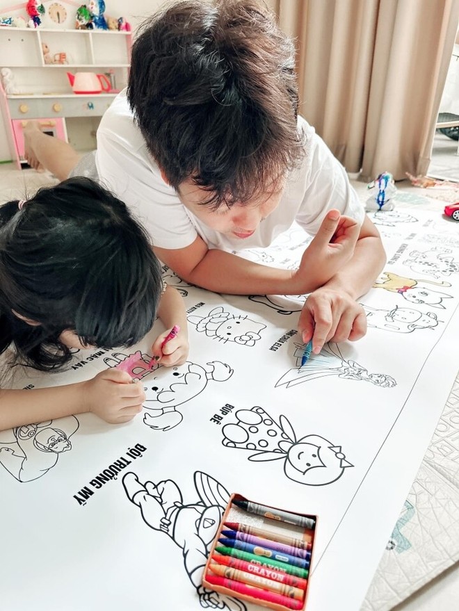 Sao Việt 13/3: Ho&agrave;i Linh lộ diện tươi tắn, L&yacute; Hải bế con g&aacute;i lớn phổng phao - Ảnh 4.