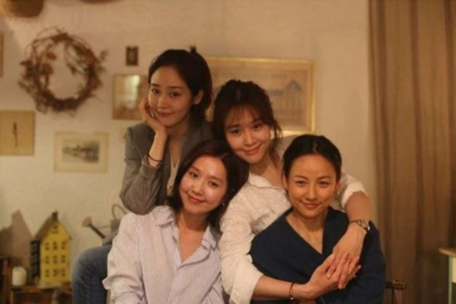 Song Hye Kyo lộ ảnh đọ sắc hội bạn minh tinh 20 năm trước: Có thua xa Lee Hyori và nữ thần đẹp nhất Kpop Sung Yuri? - Ảnh 7.