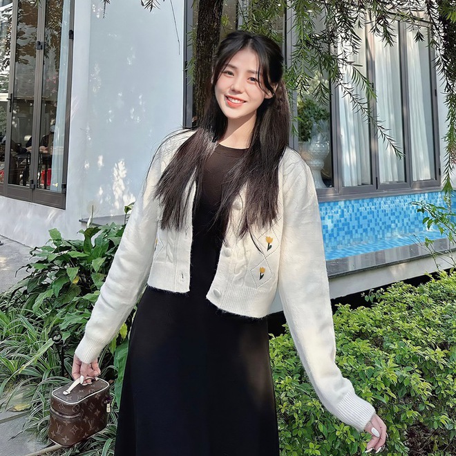 Hương Ly l&agrave; nữ ca sĩ c&oacute; lượt view YouTube cao nhất Việt Nam - Ảnh 2.