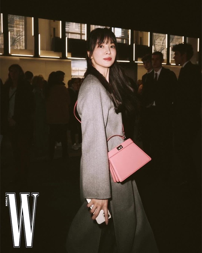 Hình ảnh song hye kyo ở show diễn fendi