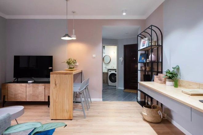 Căn hộ 56m&sup2; với sự kết hợp v&ocirc; c&ugrave;ng đặc biệt của 3 gam m&agrave;u xanh, ghi, hồng - Ảnh 6.