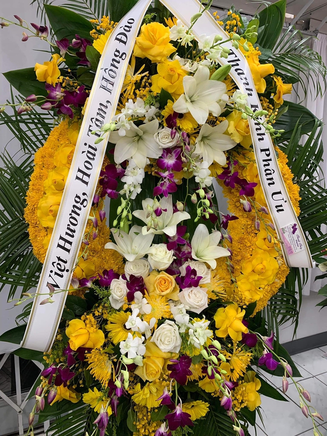T&agrave;i Linh, Th&uacute;y Nga v&agrave; c&aacute;c nghệ sĩ viếng NSND Diệp Lang ở Mỹ - Ảnh 7.