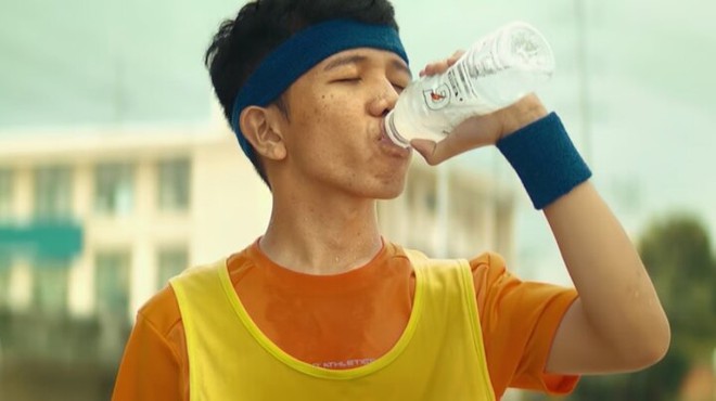 Nam sinh trở th&agrave;nh đại sứ h&atilde;ng nước ngọt nhờ c&aacute;i t&ecirc;n c&oacute; 1 kh&ocirc;ng 2 - Ảnh 2.