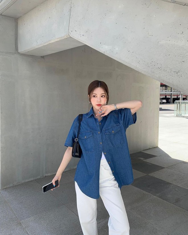 Kiểu &aacute;o sơ mi t&ocirc;n da cứ mặc l&ecirc;n l&agrave; trẻ th&ecirc;m v&agrave;i tuổi - Ảnh 7.