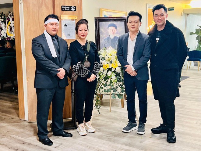 T&agrave;i Linh, Th&uacute;y Nga v&agrave; c&aacute;c nghệ sĩ viếng NSND Diệp Lang ở Mỹ - Ảnh 5.