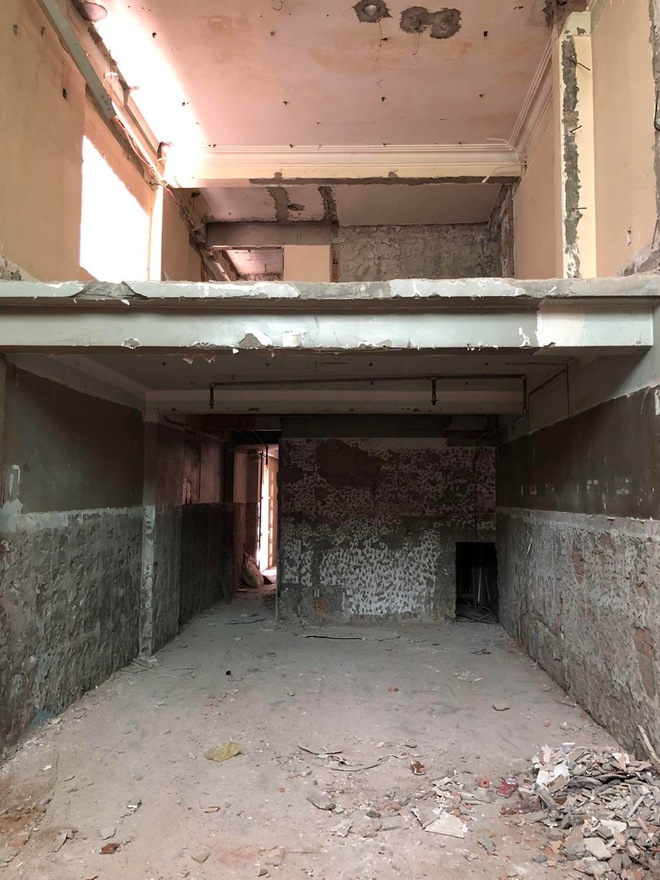 Vợ chồng 9x chi 10 tỷ đồng cải tạo kh&aacute;ch sạn cũ 700m2 th&agrave;nh ng&ocirc;i nh&agrave; cực phong c&aacute;ch: Vừa l&agrave; tổ ấm, vừa kinh doanh gi&uacute;p tận dụng hiệu quả tối đa - Ảnh 2.