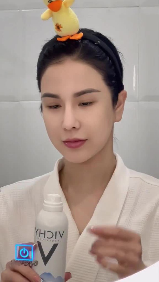 Diệp Lâm Anh skincare 8 bước mỗi sáng: Gấp đôi serum, đắp 2 lần mặt nạ, dưỡng trắng và chống lão hóa siêu cẩn thận - Ảnh 4.