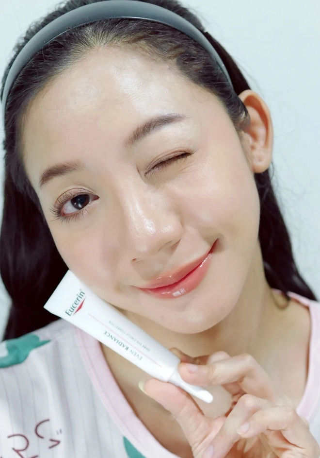 Đ&aacute;nh gi&aacute; tu&yacute;p kem mắt gi&uacute;p giảm quầng th&acirc;m sau 14 ng&agrave;y - Ảnh 1.