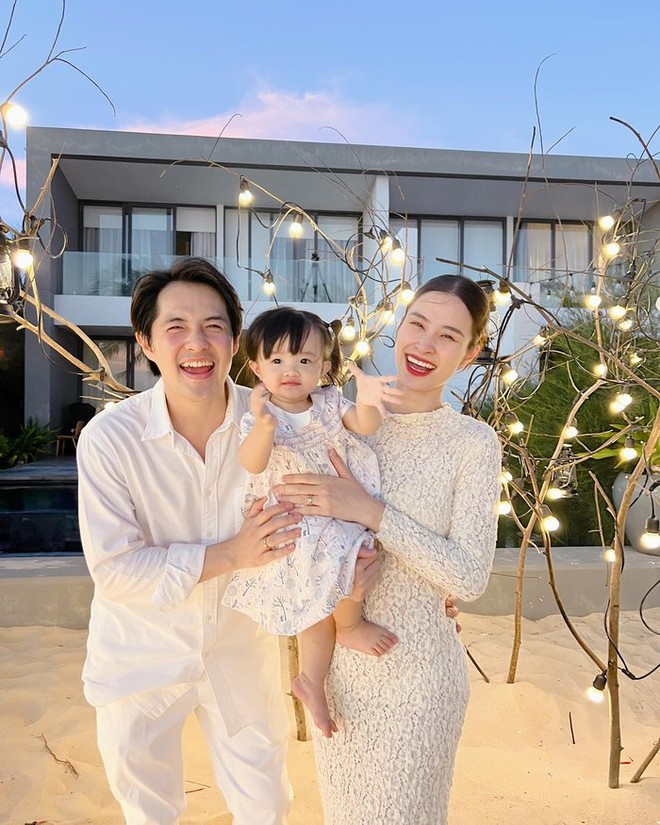 4 cặp mẹ con Vbiz c&oacute; phong c&aacute;ch thời trang s&agrave;nh điệu - Ảnh 2.