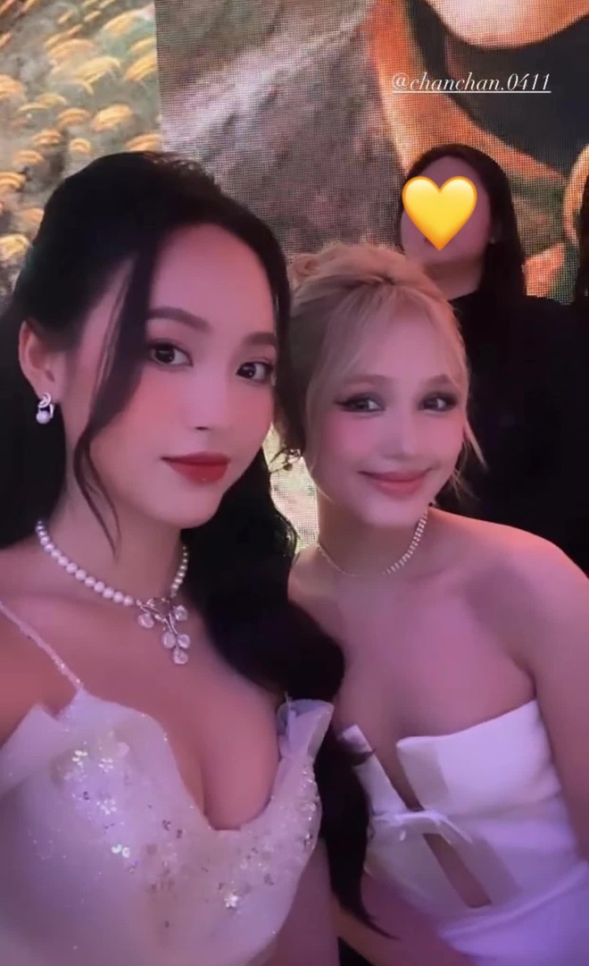 So kè nhan sắc Xoài Non với Á hậu 1 Hoa hậu Việt Nam, ai vượt trội hơn? - Ảnh 2. So kè nhan sắc Xoài Non với Á hậu 1 Hoa hậu Việt Nam, ai vượt trội hơn? - Ảnh 2.