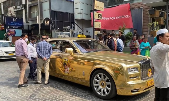 Cũng là taxi nhưng không phải Vios: Triệu phú mang hẳn Rolls-Royce Phantom mạ vàng đi chạy dịch vụ khiến dân tình trầm trồ - Ảnh 2.