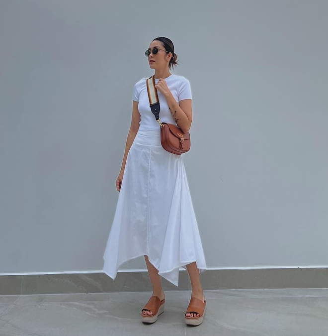 10 c&aacute;ch diện v&aacute;y d&aacute;ng d&agrave;i xinh tươi của mỹ nh&acirc;n Việt - Ảnh 2.