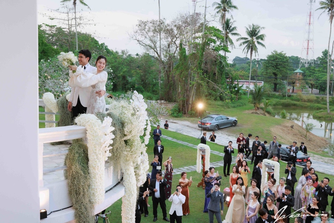 Mỹ nhân chuyển giới Nong Poy tổ chức tiệc cưới ở dinh thự nhà chồng, dàn sao hạng A tham dự - Ảnh 6.