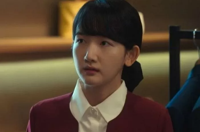 Kh&ocirc;ng thể ngờ sao nữ The Glory n&agrave;y đ&atilde; gần 40 tuổi, đ&oacute;ng bạn Song Hye Kyo m&agrave; nh&igrave;n cứ như học sinh - Ảnh 2.