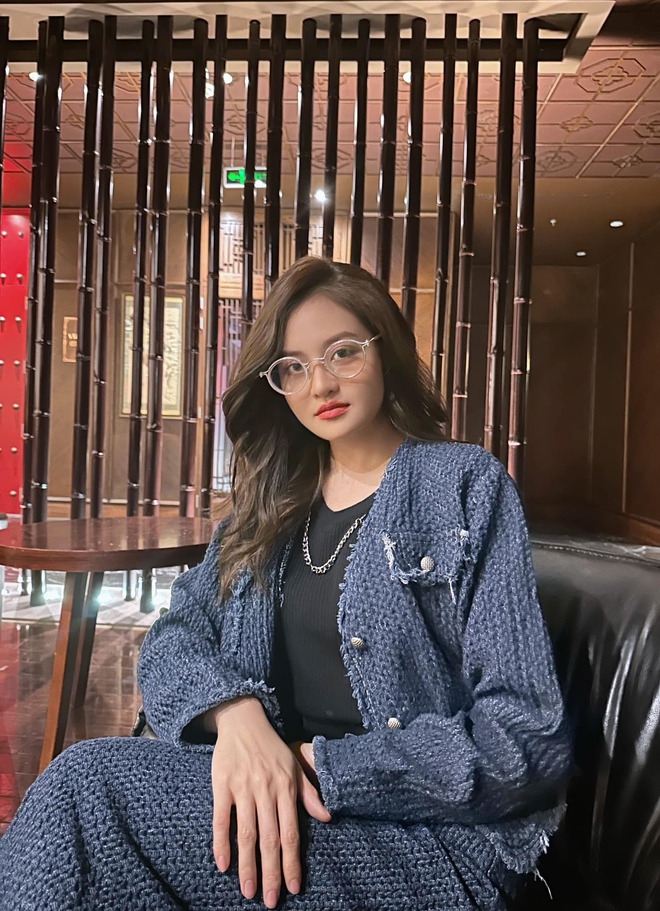 Đừng N&oacute;i Khi Y&ecirc;u: Ng&agrave;y ấy đ&atilde; đến, nữ ch&iacute;nh &ldquo;lột x&aacute;c&rdquo; xinh đẹp, chuẩn style con d&acirc;u nh&agrave; t&agrave;i phiệt - Ảnh 3.