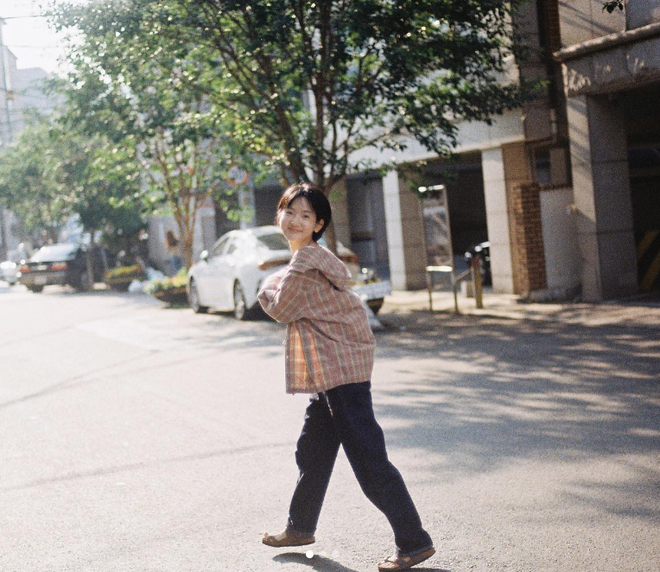 Kh&ocirc;ng thể ngờ sao nữ The Glory n&agrave;y đ&atilde; gần 40 tuổi, đ&oacute;ng bạn Song Hye Kyo m&agrave; nh&igrave;n cứ như học sinh - Ảnh 5.