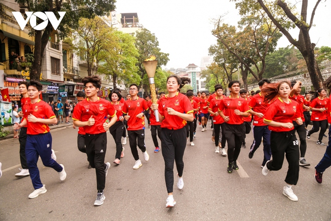 Rước đuốc SEA Games 32 tại Hà Nội, khởi đầu hành trình Đông Nam Á - Ảnh 6.