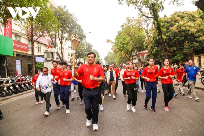 Rước đuốc SEA Games 32 tại Hà Nội, khởi đầu hành trình Đông Nam Á - Ảnh 5.