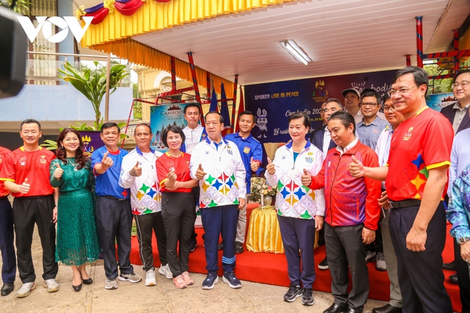 Rước đuốc SEA Games 32 tại Hà Nội, khởi đầu hành trình Đông Nam Á - Ảnh 2.